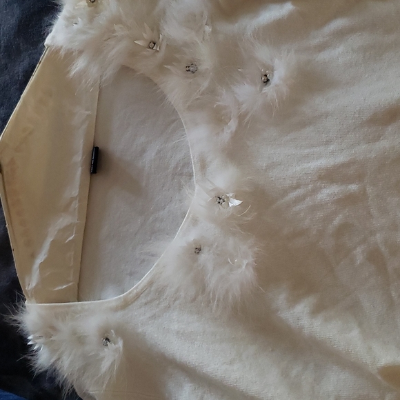 Sweater - Picture 4 of 4